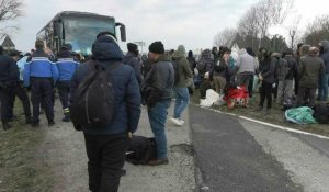 France: plusieurs centaines de migrants évacués près de Calais et Dunkerque