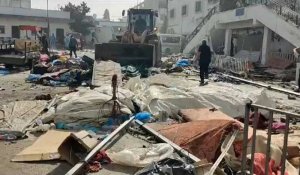 Nettoyage de l'hôpital al-Chifa à Gaza-ville pendant la trêve