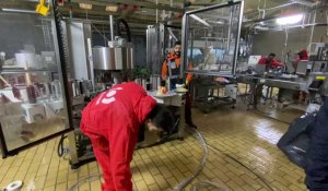 Saint-Etienne-au-Mont : le nettoyage continue dans les entreprises sinistrées