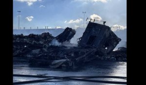 VIDÉO. Accident mortel au péage de La Gravelle : le camion en cendres, d'importants dégâts sur place