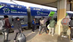 À Boulogne-sur-Mer, tension extrême à la gare, des centaines de réfugiés sur les quais