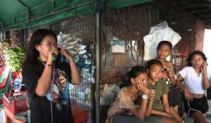 "On adore chanter": les Philippins, fans de karaoké