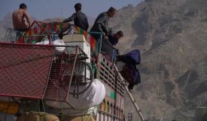 Des milliers d’Afghans quittent le Pakistan avant de risquer d’en être expulsés