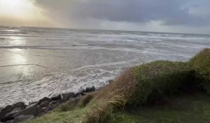 Tempête Ciaran : la mer agitée ce jeudi après-midi à Équihen-Plage