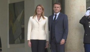 Emmanuel Macron reçoit la présidente du Parlement européen Roberta Metsola