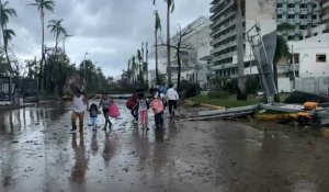 Mexique: Acapulco dévastée et coupée du monde après l'ouragan Otis