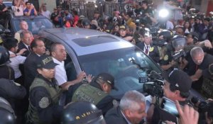Pérou: libération de l'ex-président Fujimori emprisonné pour crimes contre l'humanité (2)
