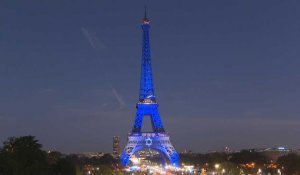 La Tour Eiffel illuminée aux couleurs israéliennes