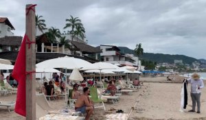 Mexique: les nuages de la tempête tropicale Lidia se profilent sur la plage