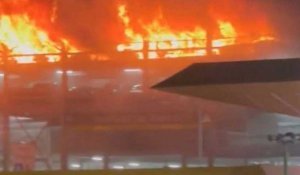 Tous les vols suspendus à l'aéroport de Luton en raison d'un important incendie