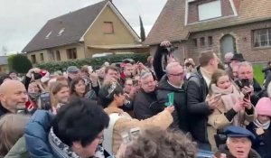 Dans son village de Quaëdypre, miss France s'offre un bain de foule avec les géants de Flandre