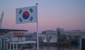 Tirs nord-coréens : soldats et civils sud-coréens à bord d'un ferry vers l'île de Yeonpyeong