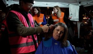 Avec l’association "Coiffure du cœur", qui vient en aide aux sans-abri