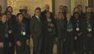 Les handballeuses françaises championnes du monde reçues à l'Elysée par Emmanuel Macron