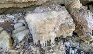 À Wimereux, avec le froid, les stalactites de retour sur les falaises