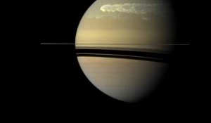 La sonde spatiale Cassini amorce sa descente finale sur Saturne