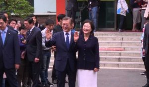 Présidentielle sud-coréenne: le favori Moon vote à Séoul