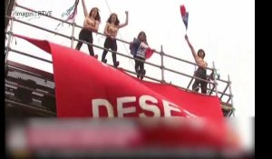 Election présidentielle 2017: Les Femen déploient une banderole contre Marine Le Pen à Hénin-Beaumont