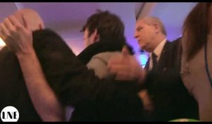 Marine Le Pen : un journaliste violemment expulsé de sa soirée post-élection (vidéo)