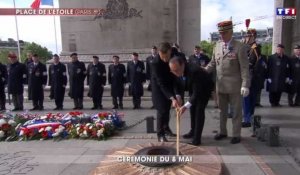 Emmanuel Macron et François Hollande : Un proche se confie sur leur relation (Vidéo)