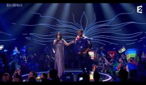 Eurovision 2017 : Un homme monte sur scène et montre ses fesses en direct (Vidéo)