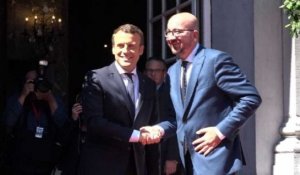 Bruxelles: Emmanuel Macron accueilli par Charles Michel