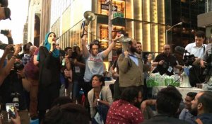 New York: 200 personnes célèbrent l'Iftar devant la Trump Tower
