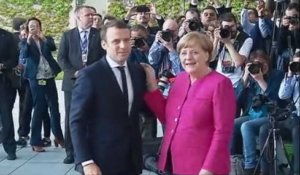 En Allemagne, Macron et Merkel s'accordent sur une nécessaire refonte de l'Europe