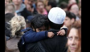 Londres: des centaines de personnes à la veillée d'hommage