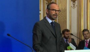 Philippe: rénover le modèle social est "indispensable et urgent"