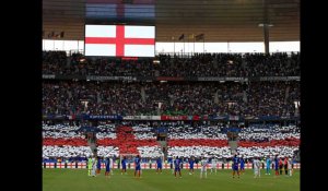 Vidéo : Le Stade de France rend hommage à l'Angleterre en reprenant God Save The Queen