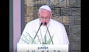 Le pape François en visite au Caire, son poignant discours contre le terrorisme (Vidéo)