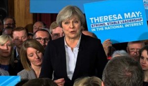 GB:Theresa May en campagne pour le Parti conservateur