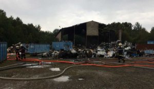 Incendie dans un entrepôt à La Suze