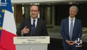 Hollande plaisante au sujet de Macron pour sa dernière intervention "en tant que président"