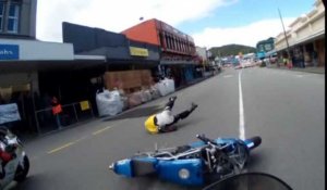 Un accident de moto enflammé lors d'une course