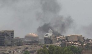 Les forces irakiennes bombardent l'EI à Mossoul-ouest