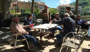 Nostalgie d'une "France d'autrefois" dans un village de Provence
