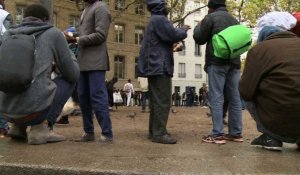 A Paris, les migrants obligés de se cacher pour dormir