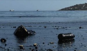 Grèce : pollution à Salamine par le naufrage d'un pétrolier