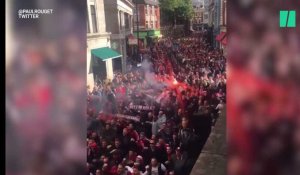 Les supporters de Cologne mettent l'ambiance dans les rues de Londres, puis envahissent les abords du stade