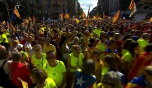 Les séparatistes catalans marchent "pour le oui"
