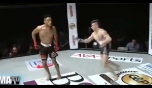 MMA : trop arrogant, un combattant se fait remettre à sa place et finit KO (vidéo)