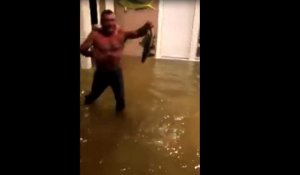 Texas - Harvey : Après l'ouragan, une famille fait une drôle de découverte dans son salon ! (vidéo)