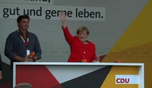 Merkel en meeting à Brandenburg à un mois des législatives
