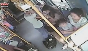 Chine : il a regretté d'avoir voulu se frotter à une fille dans le métro (Vidéo)