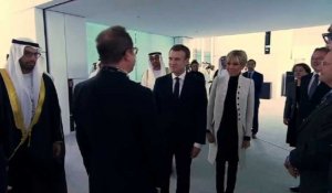 Emmanuel Macron arrive pour l'inauguration du Louvre Abu Dhabi