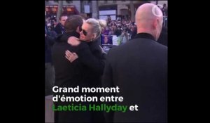 L'émotion entre Laeticia Hallyday, les enfants Hallyday et le couple présidentiel