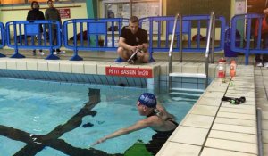 Pascal Mazé en train d'établir le record du monde de nage en apnée sur une heure