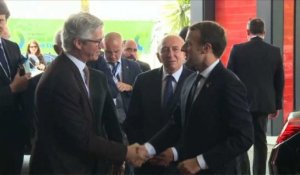 Emmanuel Macron arrive au sommet UA-UE à Abidjan